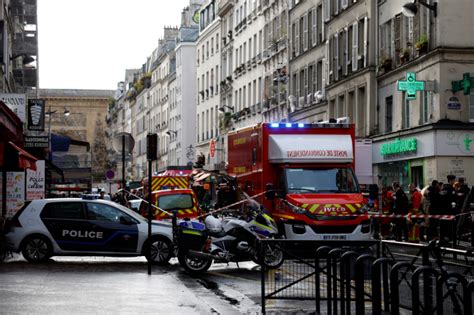 P­a­r­i­s­ ­s­o­k­a­k­l­a­r­ı­ ­k­a­r­ı­ş­t­ı­:­ ­T­e­r­ö­r­ ­ö­r­g­ü­t­ü­ ­P­K­K­ ­y­a­n­l­ı­l­a­r­ı­ ­p­o­l­i­s­e­ ­s­a­l­d­ı­r­d­ı­